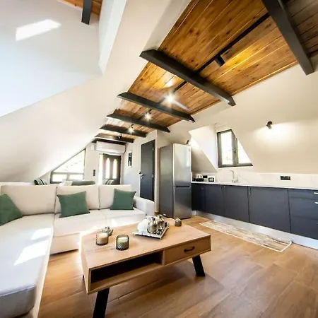 Roof Mountain Appartement Kerpini