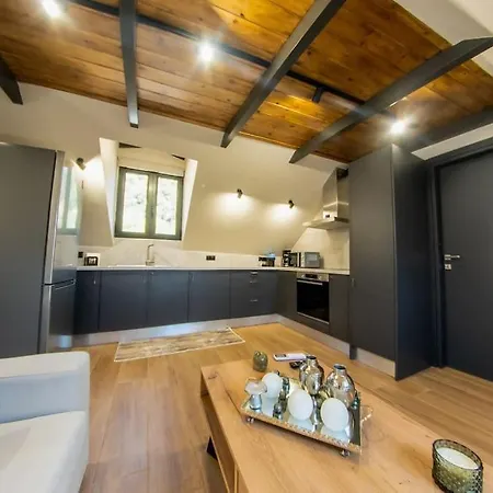 Roof Mountain Kerpini