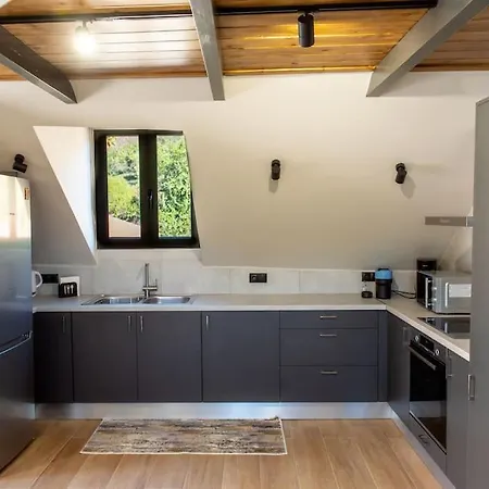 Διαμέρισμα Roof Mountain Kerpini