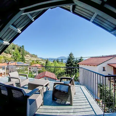 Roof Mountain Lejlighed Kerpini