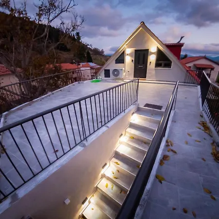 Roof Mountain Apartmán Kerpini