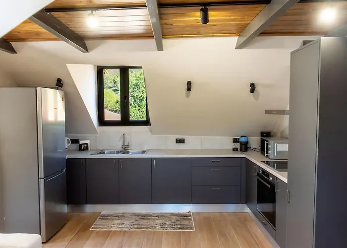 Апартаменты Roof Mountain Kerpini